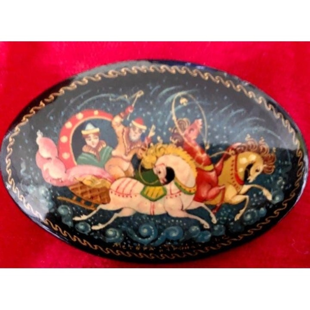 Vintage Russian Lacquer Brooch Pin With "Troika" Three Horse Sleigh Snow Scene